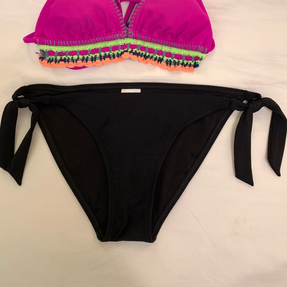 Bikini bottoms with adorable ties on the side